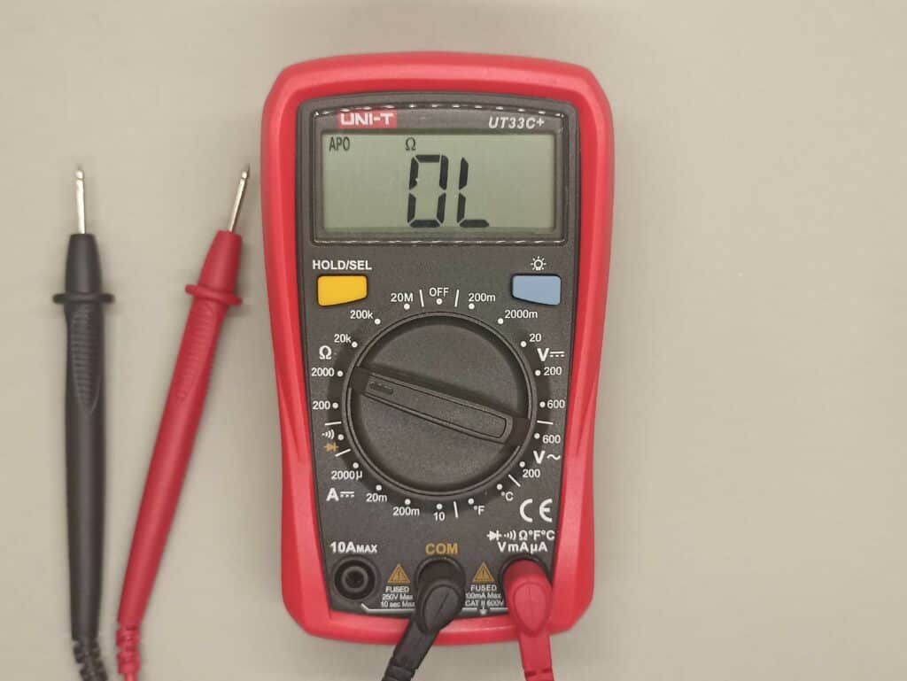 Multimeter in resistance mode